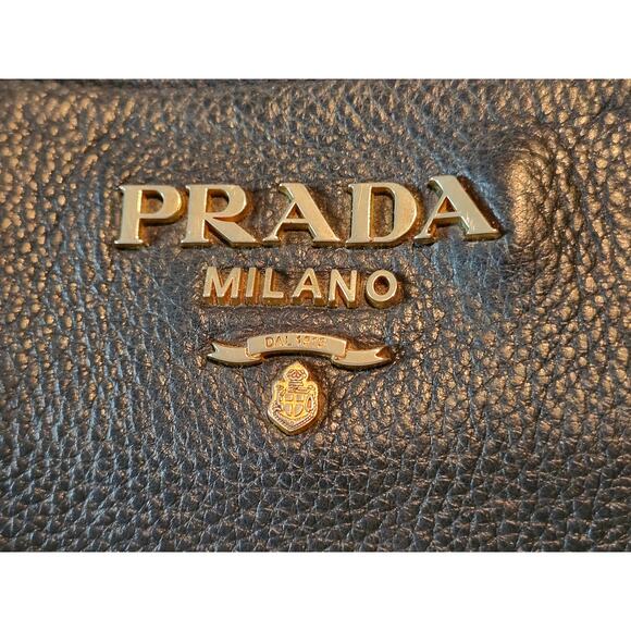 SOLD Prada Vitello Daino Crossbody Bag Navy pebbled calfskin leather - Picture 15 of 16